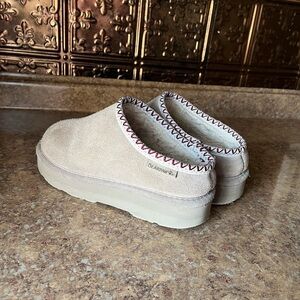 Bearpaw Slippers